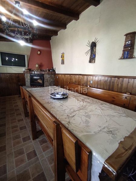 Foto e555535b-fba1-4d83-b718-38f8f10b0932. Chalet en calle calle imprenta 18 amplio chalet con piscina en san andrés del rabanedo 400,000 en Trobajo del camino