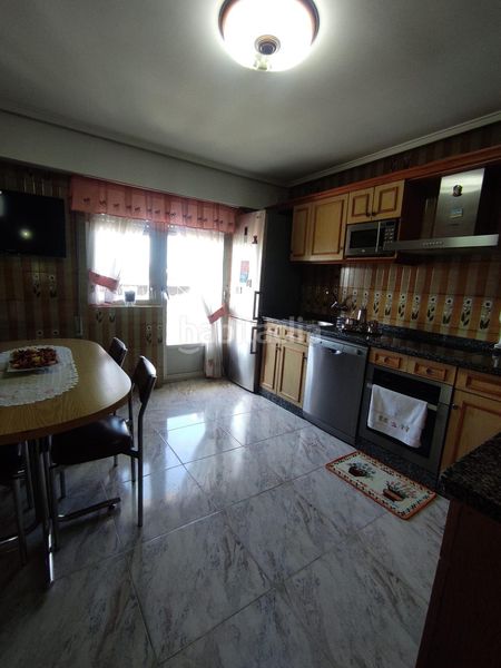 Foto e88f3d34-34bc-493c-bcd1-d1577d1922ed. Chalet en calle calle imprenta 18 amplio chalet con piscina en san andrés del rabanedo 400,000 en Trobajo del camino