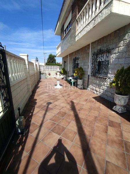 Foto ed506123-4d82-4f89-b92f-7a8304d82bb7. Chalet en calle calle imprenta 18 amplio chalet con piscina en san andrés del rabanedo 400,000 en Trobajo del camino