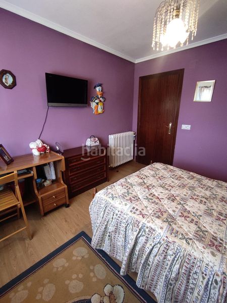 Foto f72ca844-6708-4bec-bd0a-4a3209737bf1. Chalet en calle calle imprenta 18 amplio chalet con piscina en san andrés del rabanedo 400,000 en Trobajo del camino