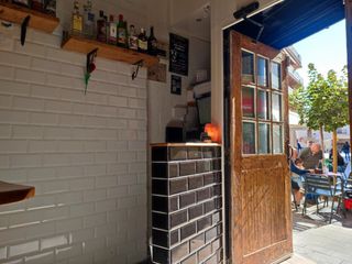 Traspàs Local Comercial  De l'església. Traspaso de bar totalmente equipado