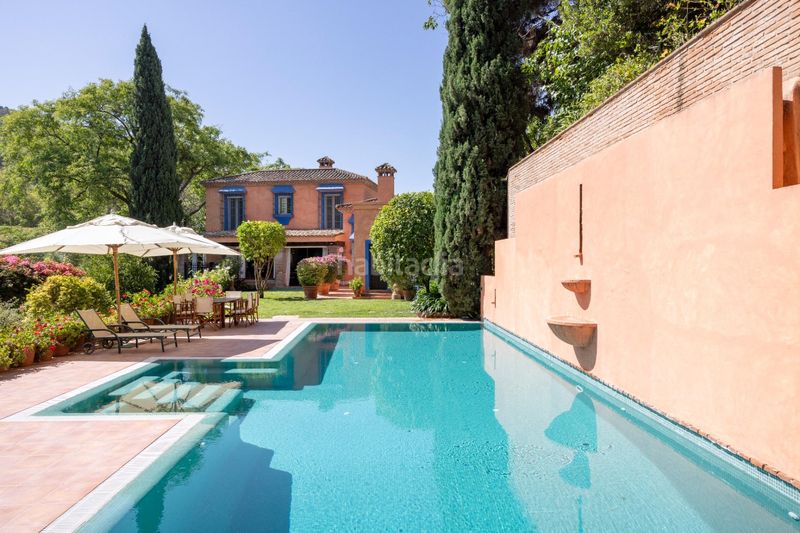 Foto e8a88bd8-ae29-446d-82b0-50aa3a22f1af. Casa amb aparcament piscina a Benahavís pueblo Benahavís
