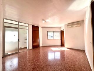 Etagenwohnung in Barcelona 92. Luminoso piso de 2 hab. en zona privilegiada