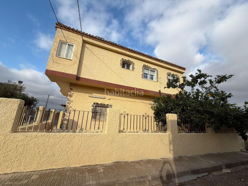 Foto f21dee56-15ea-48bf-b7cf-1a3667c363d6. Casa amb aparcament a La Unión Unión (La)
