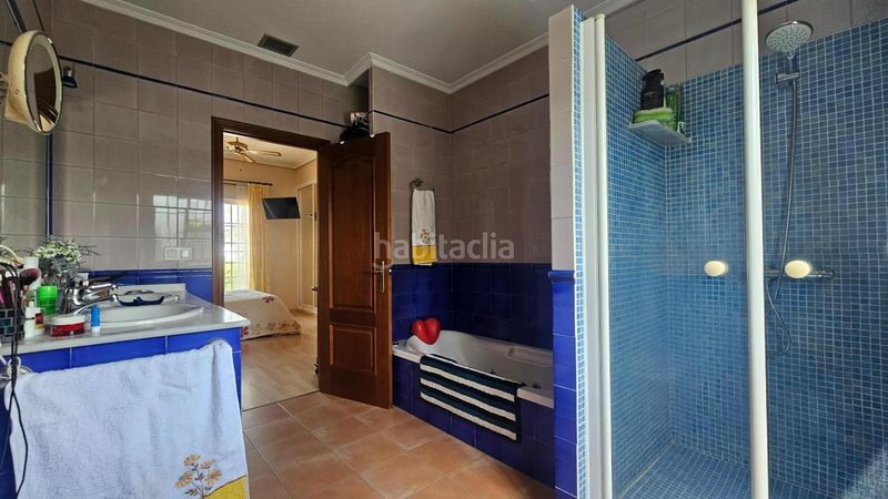 Foto e09954c6-e2b8-4ce7-a559-dbf1ac804917. Xalet amb aparcament piscina a Zona Universitaria Bormujos