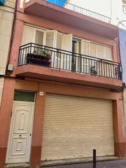 Gebäude  Carrer carrer bruguera. Oportunidad inversores en calella .