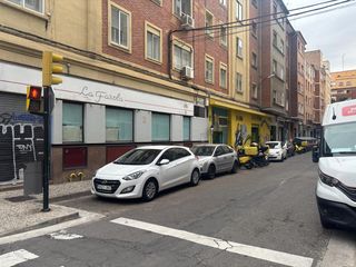 Local Comercial  Calle del arzobispo domènech. Local reformado y equipado en zaragoza con gran potencial operat