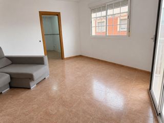 Pis  Pablo iglesias. Piso tipo dúplex reformado de un dormitorio con gran terraza pri