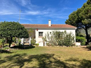 Chalet en Guardiola 9131. Chalet con jardin y terreno con arboles frutales