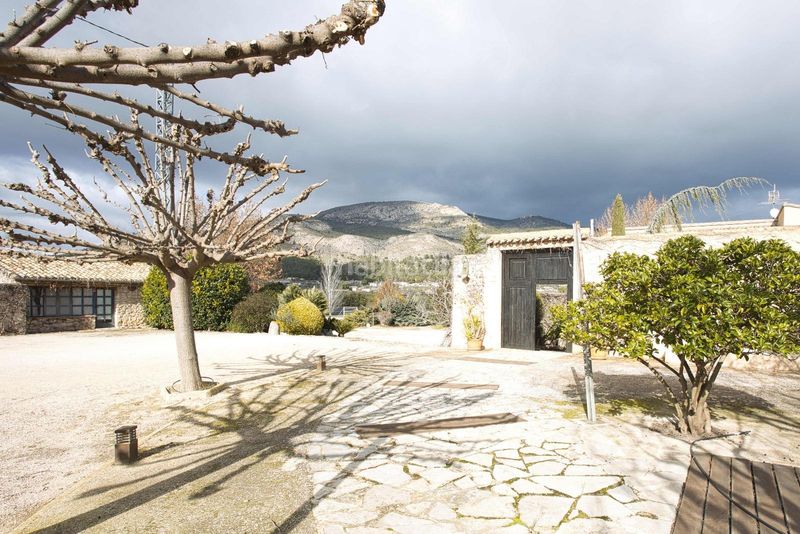 Foto 0a343e9b-9300-43e0-953a-0fc020218ce9. Casa amb aparcament a Castalla