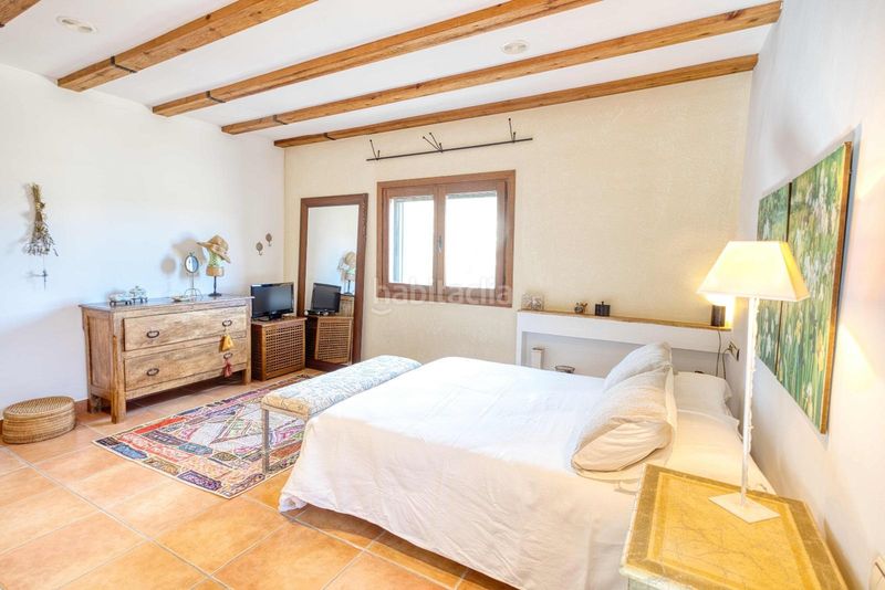 Foto 50eaa3c7-b727-45e4-b7ba-02d1a8be7253. Casa amb aparcament a Castalla