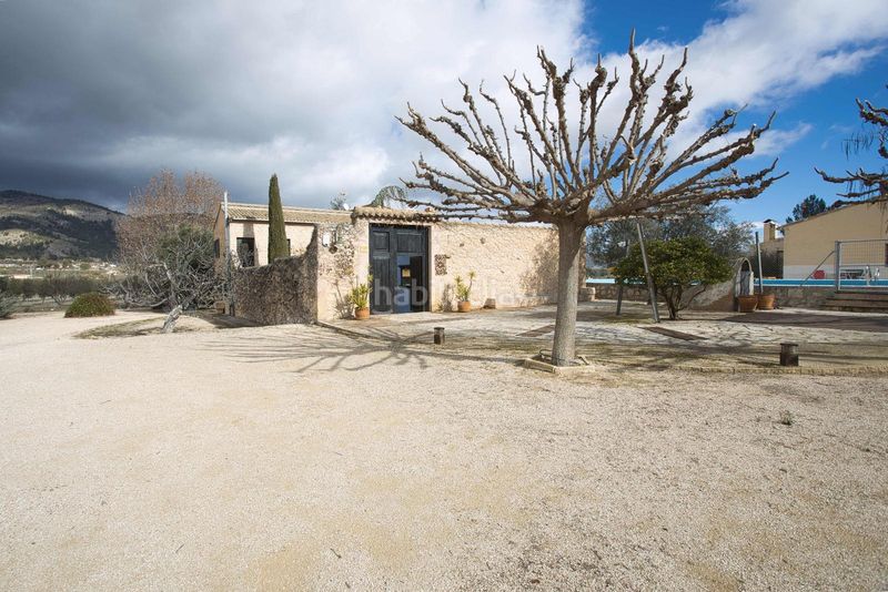 Foto 689f957e-c486-4ea7-a877-c090042ebdff. Casa amb aparcament a Castalla
