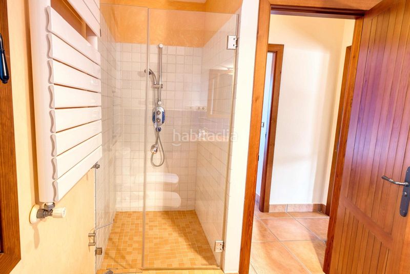 Foto 783887f3-58ba-45c3-b5f0-3a086a63a88b. Casa amb aparcament a Castalla