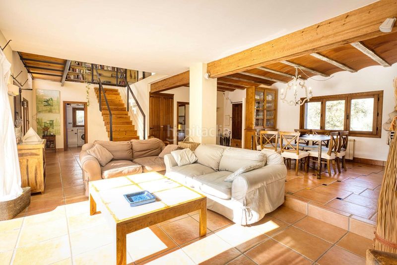 Foto 9178cbea-20c1-44d1-8b79-81829c429fb7. Casa amb aparcament a Castalla