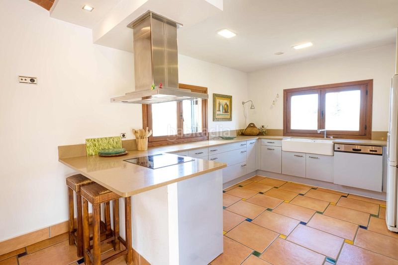 Foto 9181ce73-2d40-4330-b882-68a100386b81. Casa amb aparcament a Castalla