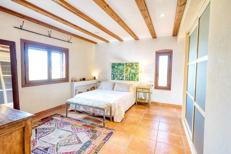 Foto a136a79c-5dfa-4b49-b948-6f7b5ce05799. Casa amb aparcament a Castalla