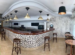 Business premise  Alameda del ayuntamiento. Oportunidad única. se vende restaurante totalmente equipado en c