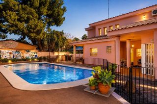 Chalet en Serrans els 18. Exclusivo chalet en leliana