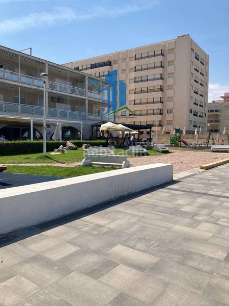 Foto f18f3d30-a4fe-44c4-b517-0f5615933fe9. Pis amb piscina a Mareny Blau Sueca
