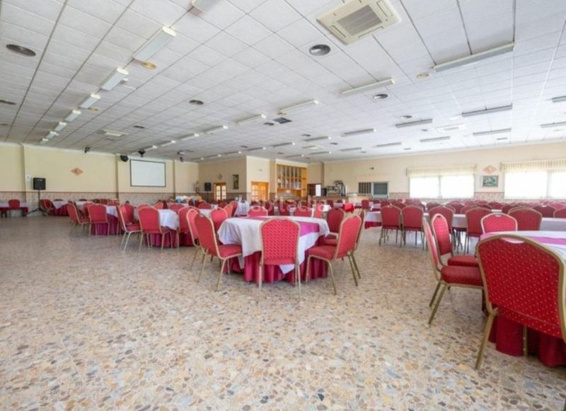 Foto b9c76bdd-c9eb-43e7-9771-fb1f88d8d858. Casa amb aparcament a Monòver