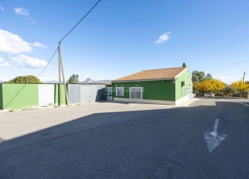 Foto b9fb43a4-70e8-4883-bbe6-a2affc430e4e. Casa amb aparcament a Monòver
