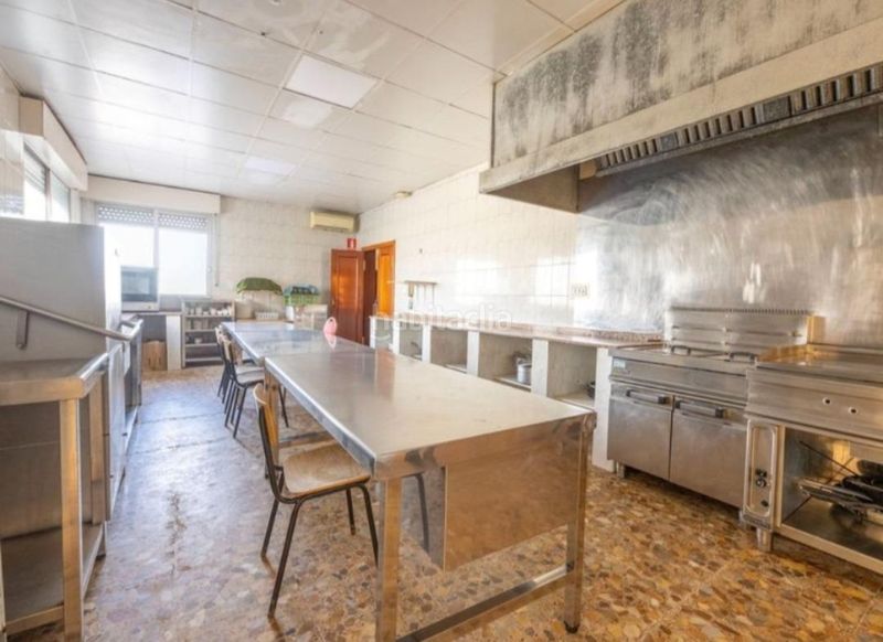 Foto f04cdf67-0b75-42fd-b317-3c7488cdd055. Casa amb aparcament a Monòver