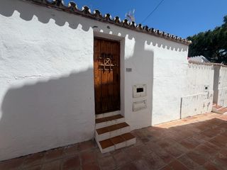Casa adossada a Calle andalucia-pueblo andaluz 8. Encantadora vivienda en pueblo andaluz, marbella, a pocos pasos