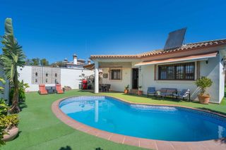 Haus in Poleo de sierrezuela 27. Villa en la sierrezuela con piscina privada, garaje para 4 coche