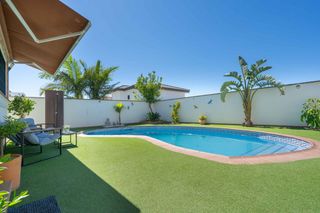 Casa a Poleo de sierrezuela 27. Villa en la sierrezuela con piscina privada, garaje para 4 coche