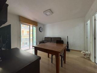 Piso en Calle nonell 4. Piso familiar en zona residencial fontetes, listo para mudarte.