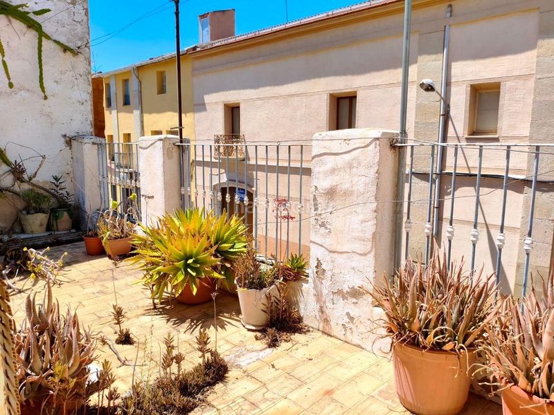 Foto 3ec0c11b-5d0f-40b9-84e9-c0f20d5bc0cb. Casa amb aparcament a Novelda