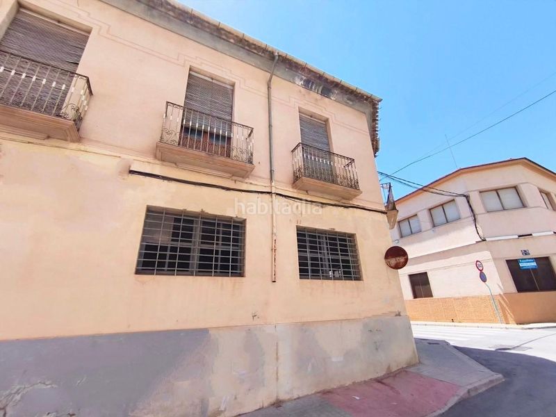 Foto 7c2e9f6f-ead4-4967-971d-5a1cdefdf13b. Casa amb aparcament a Novelda