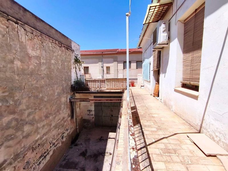 Foto 9457e73d-7f72-4df4-8ff1-76b832dace5e. Casa amb aparcament a Novelda