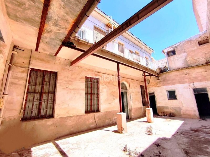 Foto ccb48730-6c8b-4645-8b5c-f8d05d0f01da. Casa amb aparcament a Novelda