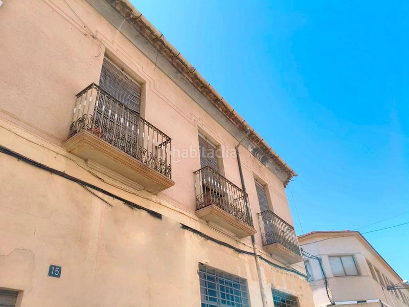 Foto d2ae72b0-bbe5-4b0f-ab60-25e2ce339dc8. Casa amb aparcament a Novelda