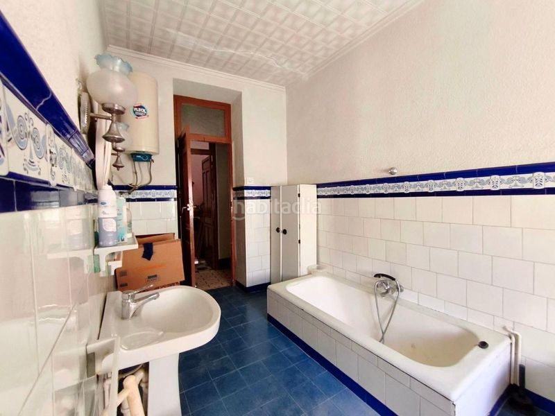 Foto f336b115-5f5f-421c-b39d-772d34fbceea. Casa amb aparcament a Novelda