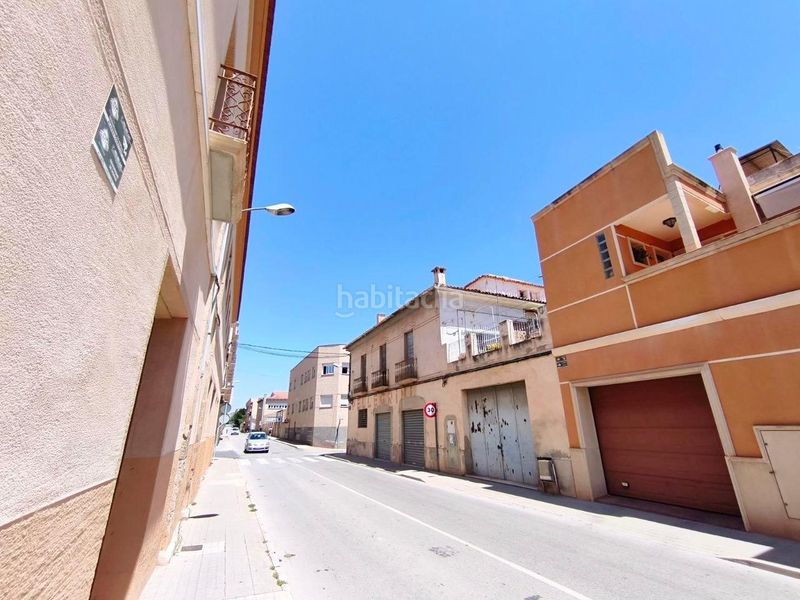 Foto f9c1fa9f-d3dc-40df-8e6d-4a885ed5a042. Casa amb aparcament a Novelda