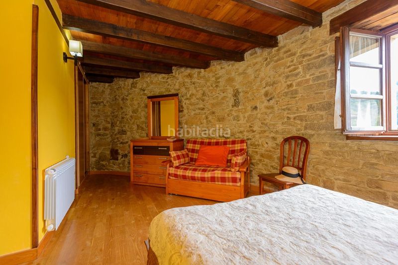 Foto 50b89765-f7d5-4362-b09c-ee408e83b881. Casa amb calefacció a Caso
