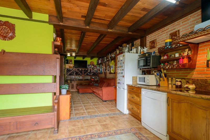 Foto 60b30633-e032-4c56-b054-63e52d1c4f29. Casa amb calefacció a Caso