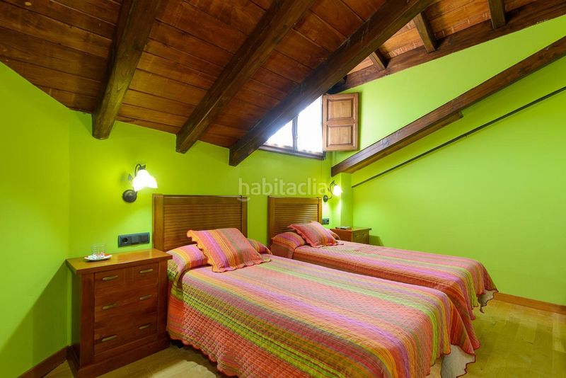 Foto af254bc3-8c6e-4498-b18d-bd46ff58c1b6. Casa amb calefacció a Caso