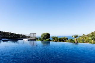 Apartment in Calle el pinar. Piso de 111 m2  terraza de 25 m2 en altos de los monteros marbel
