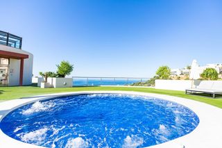 Apartamento en Calle el pinar. Piso de 111 m2  terraza de 25 m2 en altos de los monteros marbel