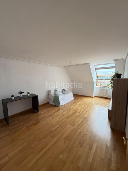 Foto 0c1b3045-9365-4754-aa7f-9d597b5e8335. Àtic amb calefacció aparcament a Huca - La Cadellada Oviedo
