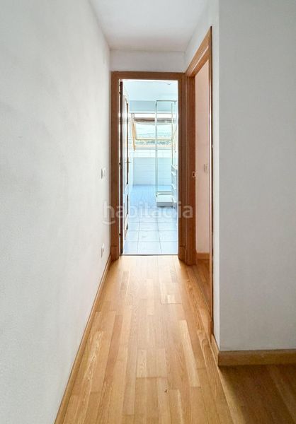 Foto e5dc29a4-e92b-4a8b-8d06-e1f415328558. Àtic amb calefacció aparcament a Huca - La Cadellada Oviedo