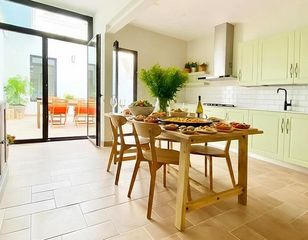 Casa  Carrer bruguera. Casa de pueblo en calella centro  planta única  patio  azotea  e