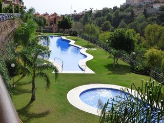 Apartament  Calle dalias las. Piso 110m2 en torreblanca del sol, terraza de 25m2, piscina, par