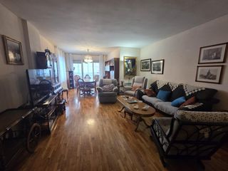 Etagenwohnung  Avenida ruiz jarabo. Amplio y luminoso piso de 140 m2 en una de las mejores zonas de
