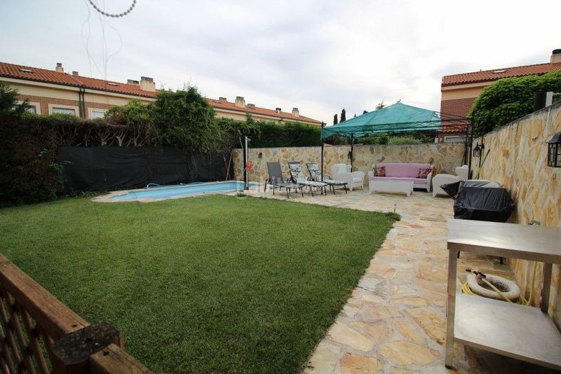 Foto 1d444e05-ca84-4ab3-b2dc-16d524bcbf0e. Doppelhaus mit heizung parking pool in Alovera