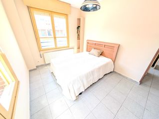 Pis a Alfredo blanco 10. Fantástico piso de 3 habitaciones con una pequeña terraza en la