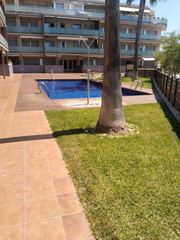 Pis  Esglesia nova l'. Piso bajo con terraza y piscina comunitaria